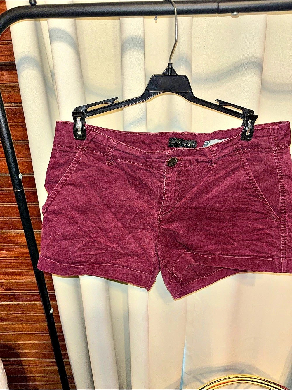 Aeropostale Twill Cuffed Chino Shorts in burgundy